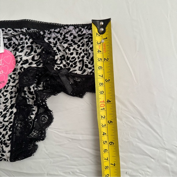Kali and Wins animal print nylon & spandex panties - Picture 12 of 16